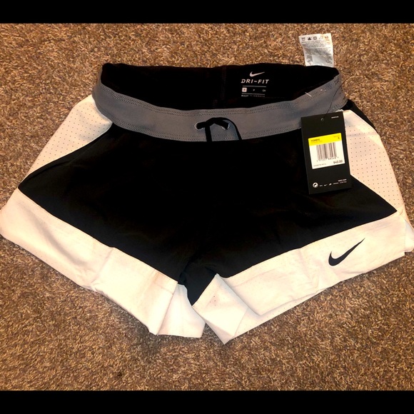 Nike Women’s Running Shorts - Picture 2 of 4